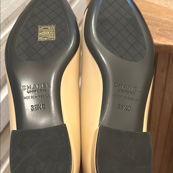 Chanel uniform Women's Flats 38c - Picture 8 of 12
